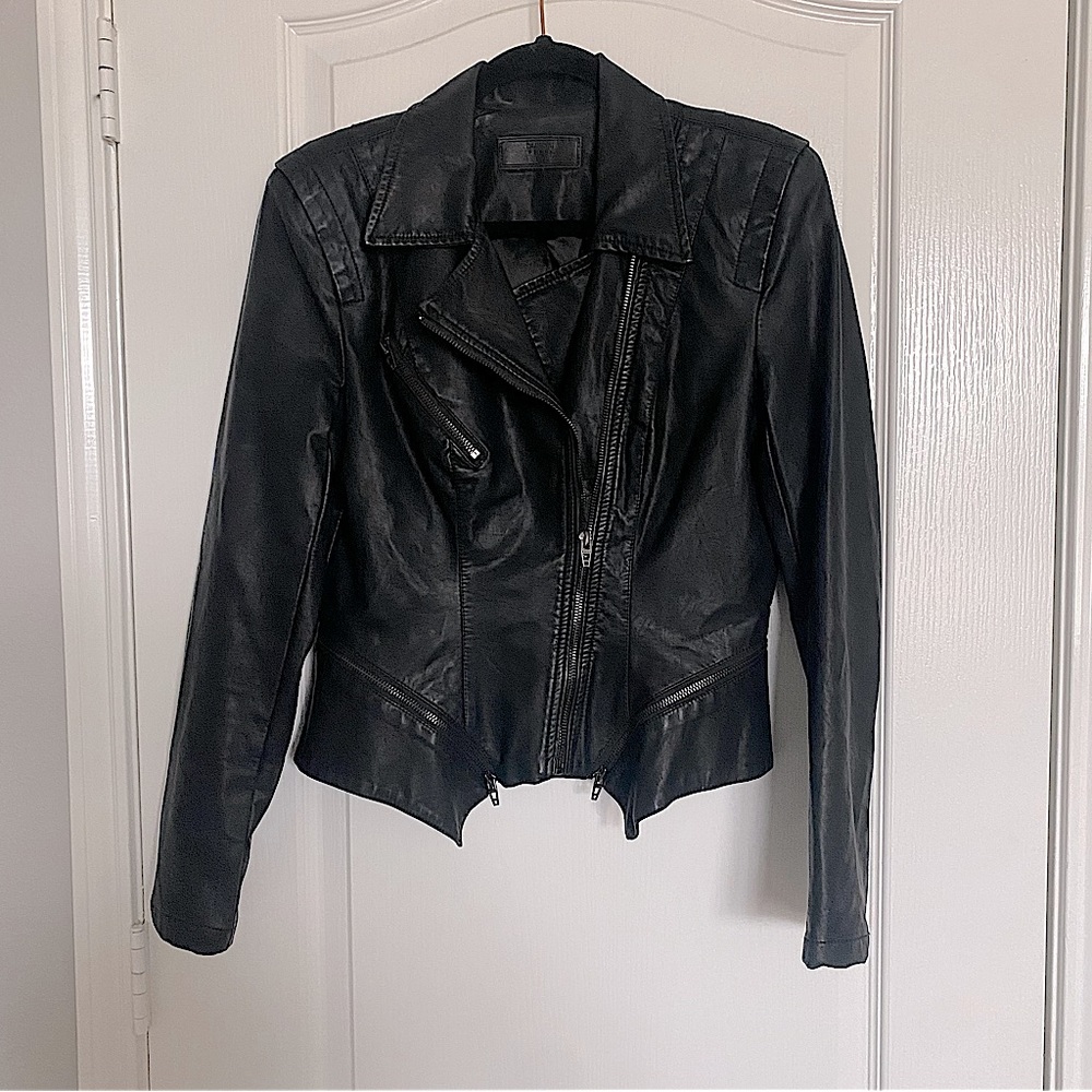 Blank NYC// faux leather biker jacket//black// women’s Med